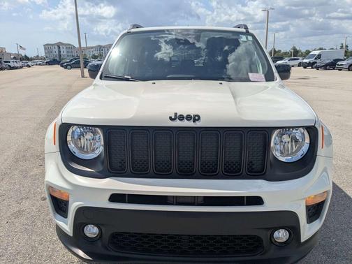 Alpine White Clearcoat 2023 Jeep Renegade Altitude