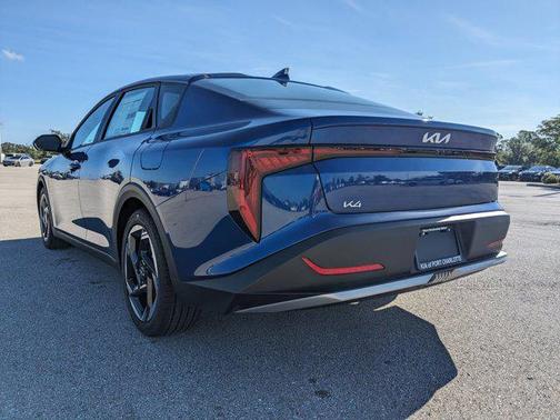 2025 Kia K4 EX