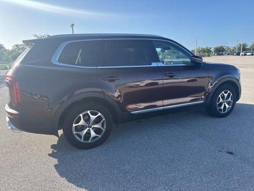 Sangria 2021 Kia Telluride EX
