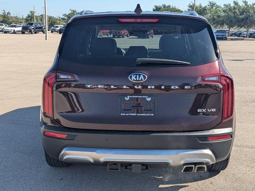 Sangria 2021 Kia Telluride EX