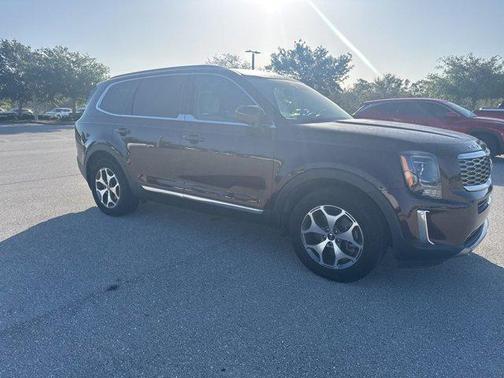 Sangria 2021 Kia Telluride EX