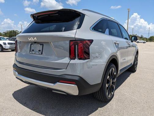2025 Kia Sorento SX