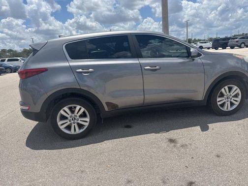 Mineral Silver 2017 Kia Sportage LX