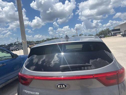 Mineral Silver 2017 Kia Sportage LX