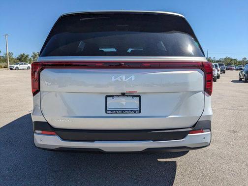 2025 Kia Carnival EX