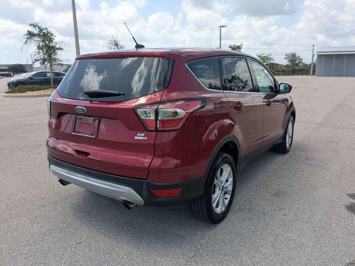 Ruby Red Metallic Tinted Clearcoat 2017 Ford Escape SE