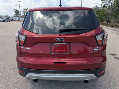 Ruby Red Metallic Tinted Clearcoat 2017 Ford Escape SE