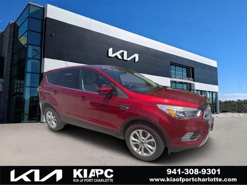 Ruby Red Metallic Tinted Clearcoat 2017 Ford Escape SE