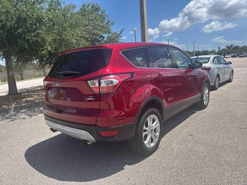 Ruby Red Metallic Tinted Clearcoat 2017 Ford Escape SE