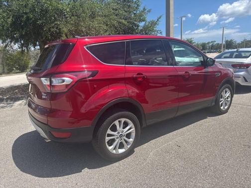 Ruby Red Metallic Tinted Clearcoat 2017 Ford Escape SE
