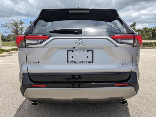 2025 Toyota RAV4 Hybrid SE
