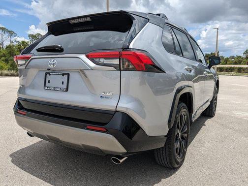 2025 Toyota RAV4 Hybrid SE