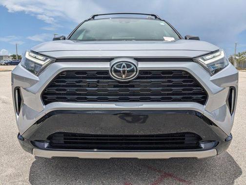 2025 Toyota RAV4 Hybrid SE