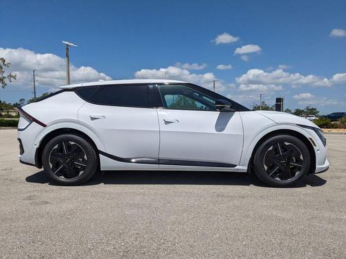 Glacier White Pearl 2025 Kia EV6 GT-Line RWD