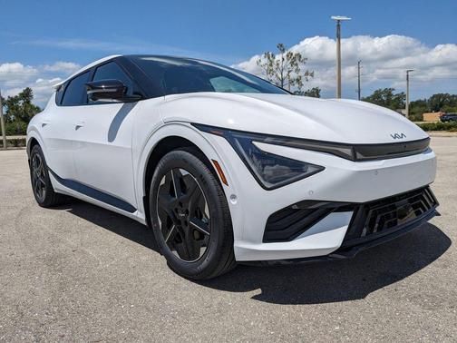 Glacier White Pearl 2025 Kia EV6 GT-Line RWD