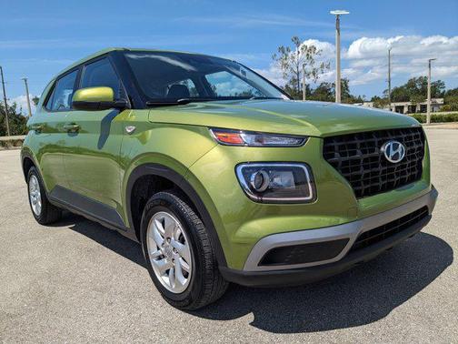 2022 Hyundai VENUE SE