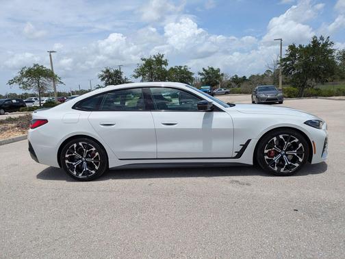 Alpine White 2023 BMW M440 i