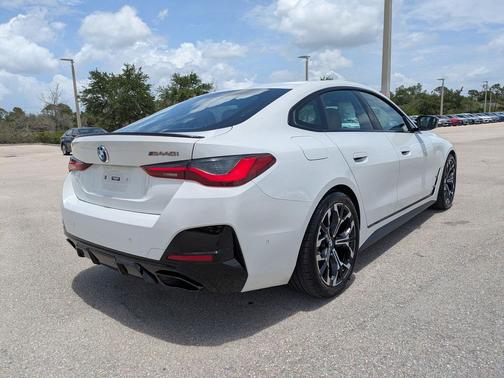 Alpine White 2023 BMW M440 i