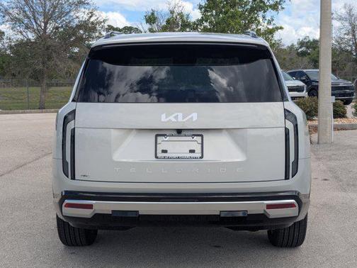 Ivory Silver 2027 Kia Telluride Hybrid SX