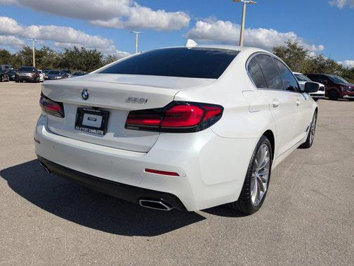 2022 BMW 530 i