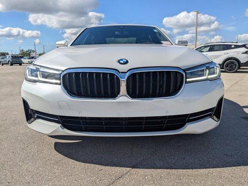 2022 BMW 530 i