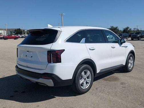Glacial White Pearl 2026 Kia Sorento LX