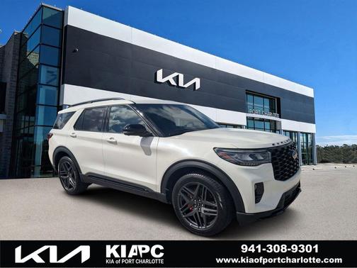 Star White Metallic TC 2025 Ford Explorer ST