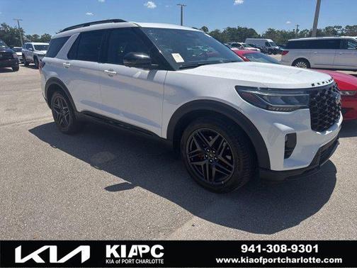 Star White Metallic TC 2025 Ford Explorer ST