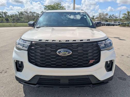 Star White Metallic TC 2025 Ford Explorer ST