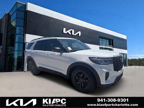 Star White Metallic TC 2025 Ford Explorer ST