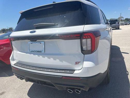 Star White Metallic TC 2025 Ford Explorer ST