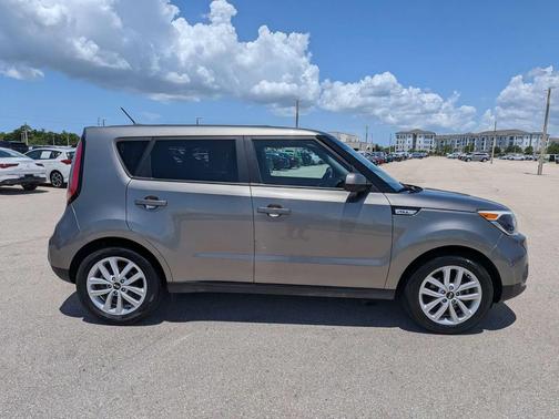 Titanium Gray 2018 Kia Soul +