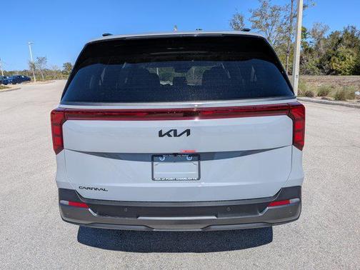 Ceramic Silver 2026 Kia Carnival SX