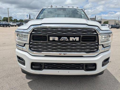 Bright White Clearcoat 2024 RAM 3500 Limited Crew Cab 4x4 6'4' Box
