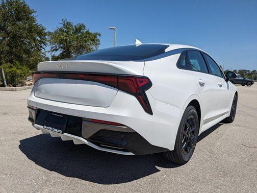 2025 Kia K5 LXS
