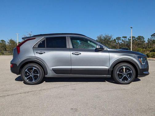 2025 Kia Niro Plug-In Hybrid EX