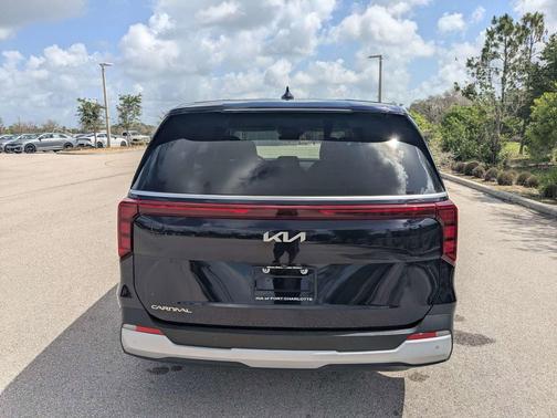 Deep Chroma Blue 2025 Kia Carnival LXS