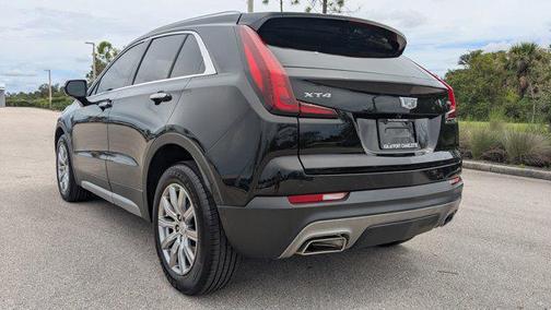 2022 Cadillac XT4 Premium Luxury