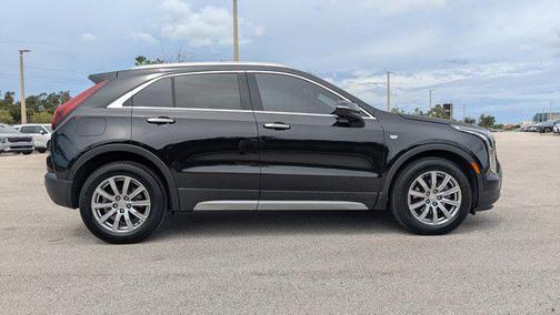 2022 Cadillac XT4 Premium Luxury