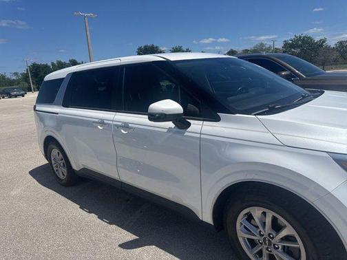 2022 Kia Carnival LXS