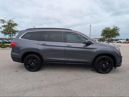 Sonic Gray Pearl 2022 Honda Pilot 2WD Special Edition