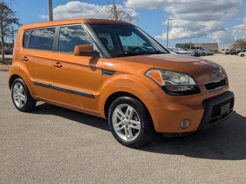 2011 Kia Soul +