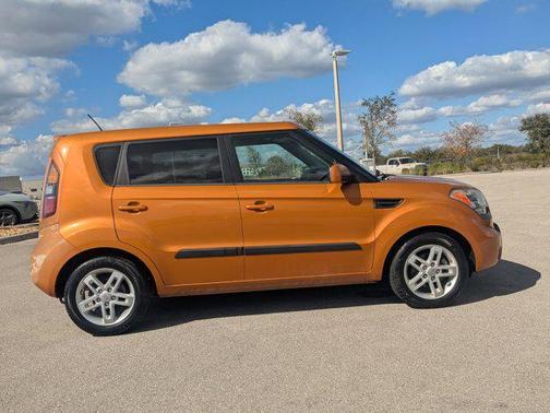 2011 Kia Soul +