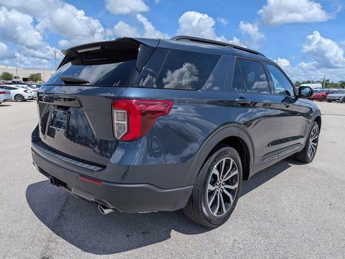 Stone Blue Metallic 2024 Ford Explorer ST-Line
