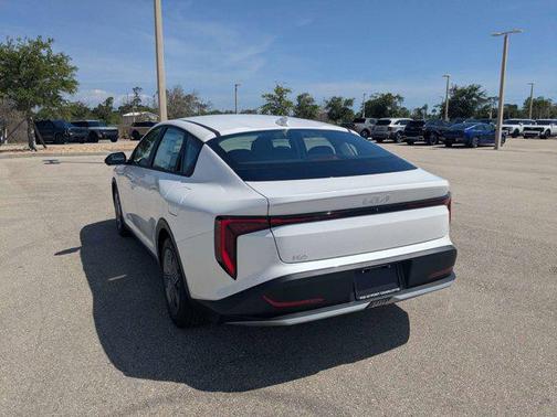 Snow White Pearl 2026 Kia K4 LX