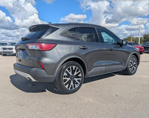 2020 Ford Escape SE