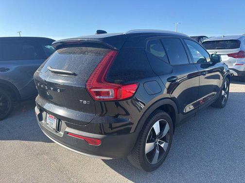 2019 Volvo XC40 T5 Momentum