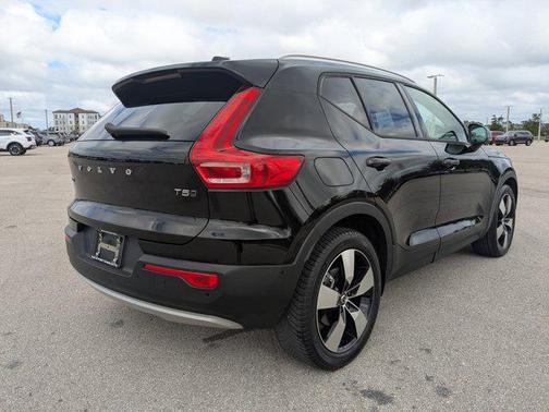 Black Stone 2019 Volvo XC40 T5 Momentum