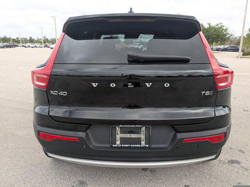 Black Stone 2019 Volvo XC40 T5 Momentum