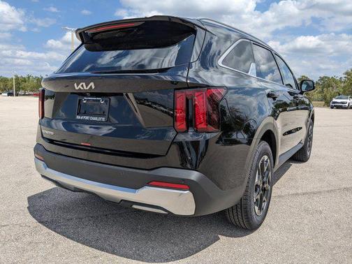 2025 Kia Sorento S